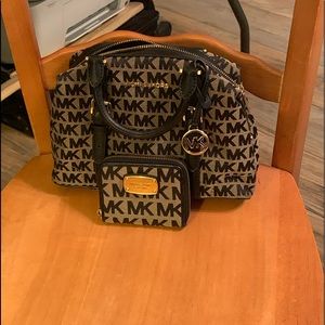 EUC authentic Michael Kors wallet and purse